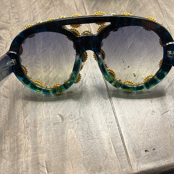 New Oversized Fashion Green Sunglasses - Picture 5 of 7